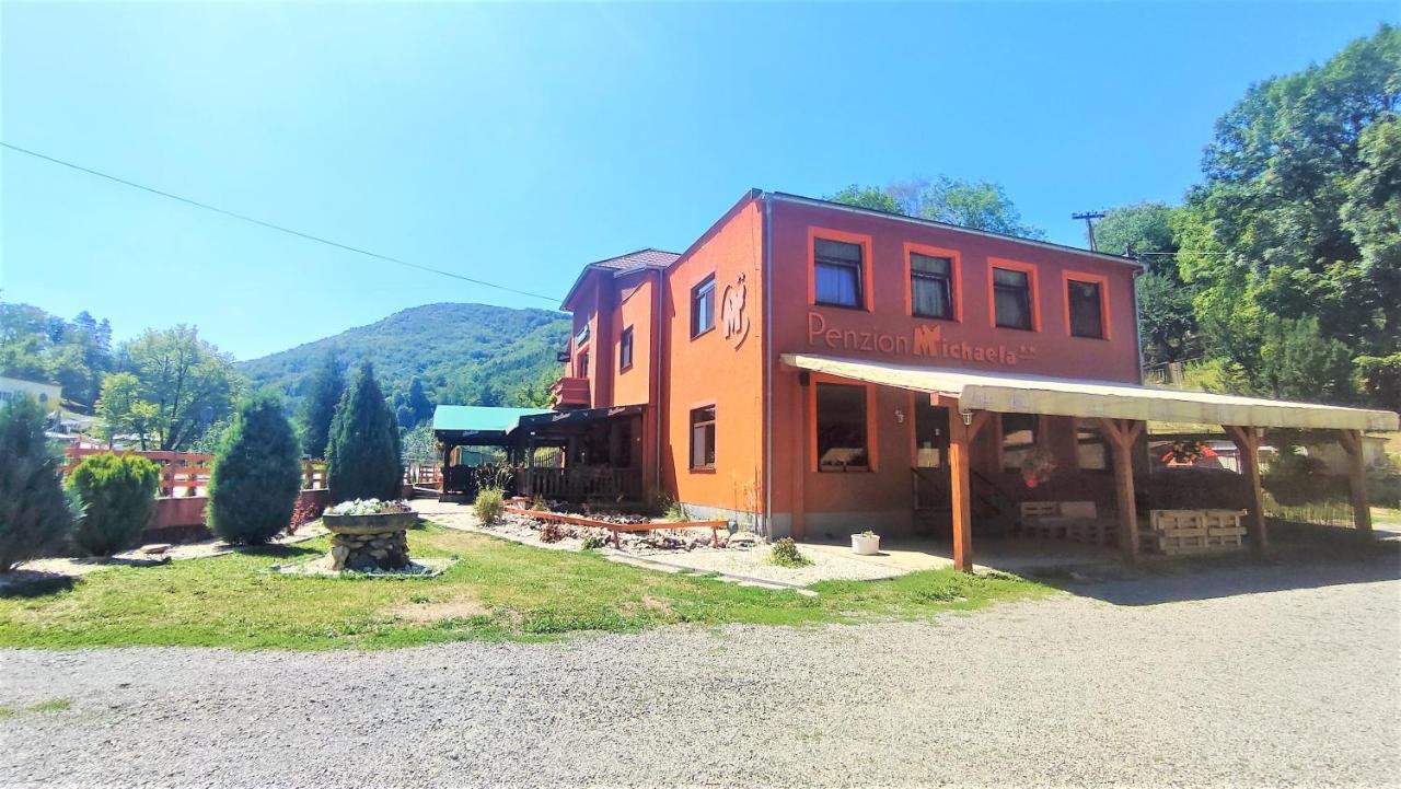 Penzion Michaela Vyhne Exterior photo